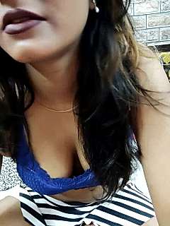 kayakapoor012 naked stripping on cam for live sex video chat