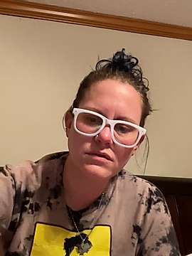 Lickmelolliee naked stripping on cam for live sex video chat