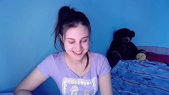 LuxMelyv naked stripping on cam for live sex video chat