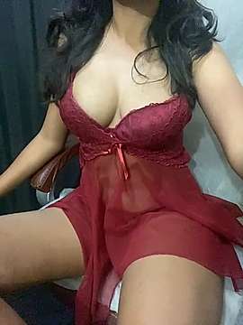 _Maevee_ naked stripping on cam for live sex video chat