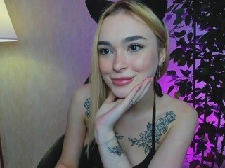Marilyn-tips nude on cam – live sex chat