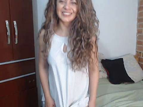 mature-scarlett naked stripping on cam for live sex video chat