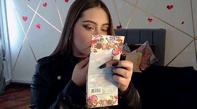 MiaClark_ naked stripping on cam for live sex video chat