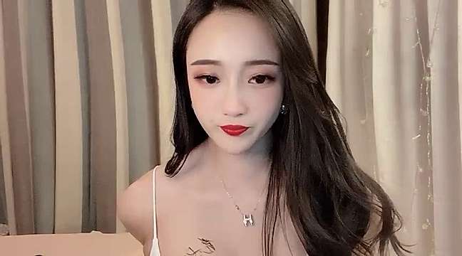 Ms–doudou naked stripping on cam for live sex video chat