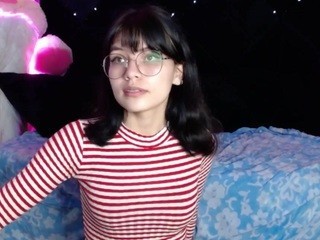 Naomy-19 nude on cam – live sex chat