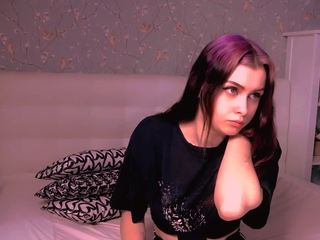 Sweet-Peachy nude on cam – live sex chat