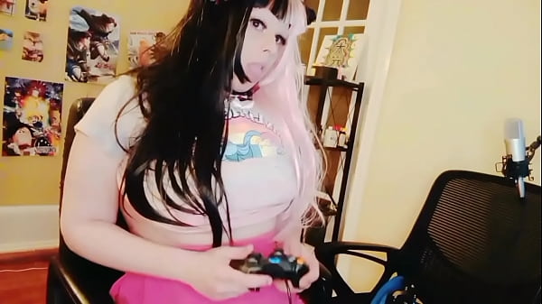 Twitch streamer sucks monster cock swallows big load