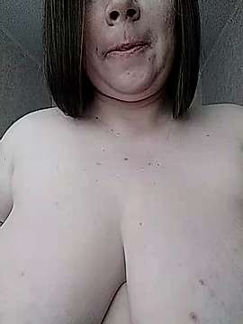 AlanaOCute naked stripping on cam for live sex video chat