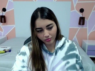 Arianna-18 nude on cam – live sex chat