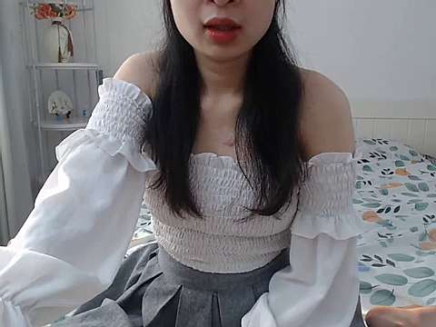 EmmaDarsh naked stripping on cam for live sex video chat