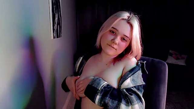Finna_3 naked stripping on cam for live sex video chat