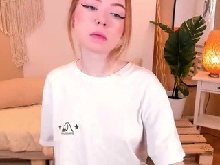 Follow-me nude on cam – live sex chat