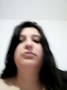 Gatinhalinda23 naked stripping on cam for live sex video chat