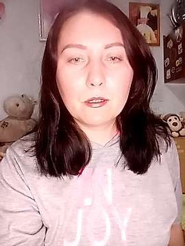 Katti_Kissa naked stripping on cam for live sex video chat