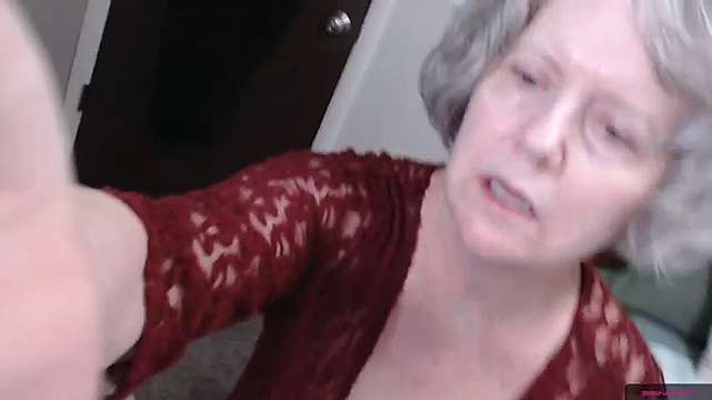 Katy_Noelle naked stripping on cam for live sex video chat