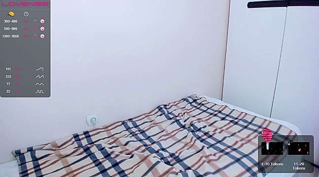 Lolli___pop naked stripping on cam for live sex video chat