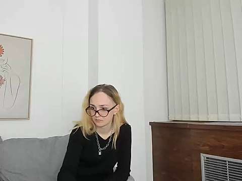 Mila-Great naked stripping on cam for live sex video chat
