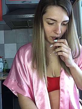 SeducingYoghourt naked stripping on cam for live sex video chat