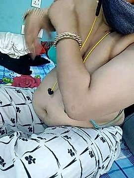 Soniya_Hot_Cpl naked stripping on cam for live sex video chat