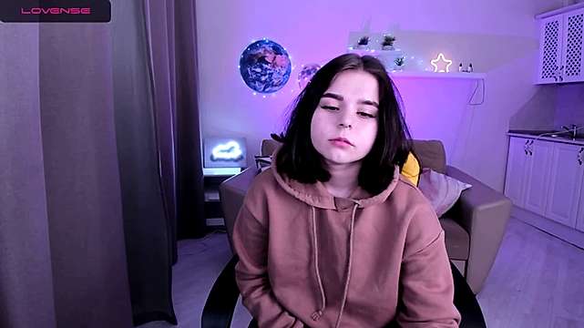 SusiePerry naked stripping on cam for live sex video chat