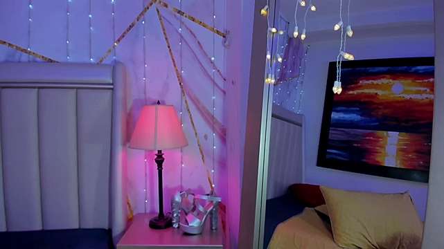 Vanesaa_Shy naked stripping on cam for live sex video chat