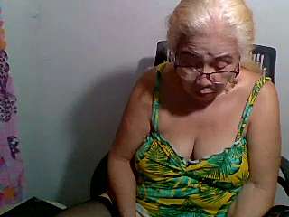 xloverboobsx naked stripping on cam for live sex video chat