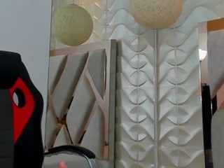 Alanna-Millerrr nude on cam – live sex chat