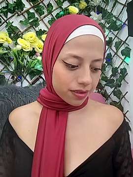 Azahara_wood naked stripping on cam for live sex video chat