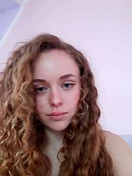 Cassie_Howard naked stripping on cam for live sex video chat