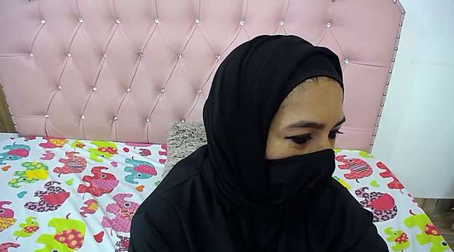 dalila_abadi naked stripping on cam for live sex video chat