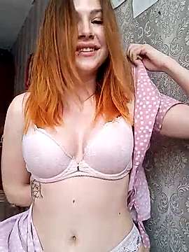 Francesca_Lynn naked stripping on cam for live sex video chat