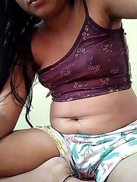 itsurhoney02 naked stripping on cam for live sex video chat