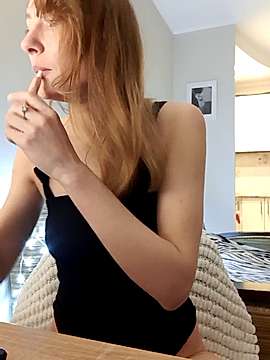 Laurinda_Kristine naked stripping on cam for live sex video chat