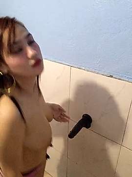 MAB_Hennesy naked stripping on cam for live sex video chat