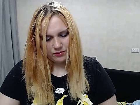 MelissaParadiseAx naked stripping on cam for live sex video chat