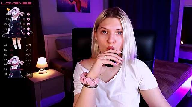 MiaSmits naked stripping on cam for live sex video chat
