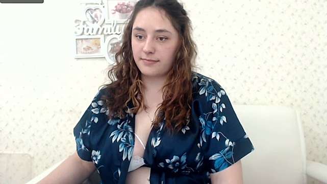 Milena_KissForU naked stripping on cam for live sex video chat