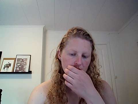 Ninaatje naked stripping on cam for live sex video chat