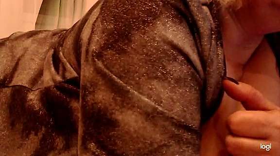 pussydeluxe60 naked stripping on cam for live sex video chat