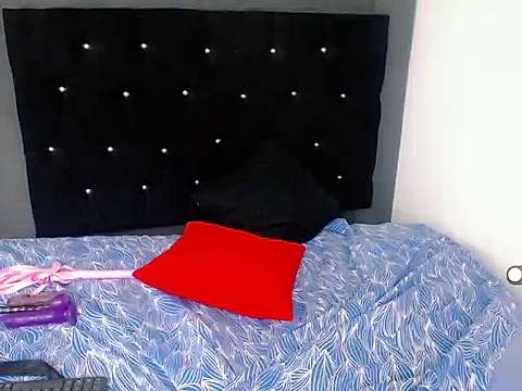 rouseblack2r naked stripping on cam for live sex video chat