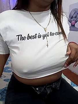 SexyJamess@xh naked stripping on cam for live sex video chat