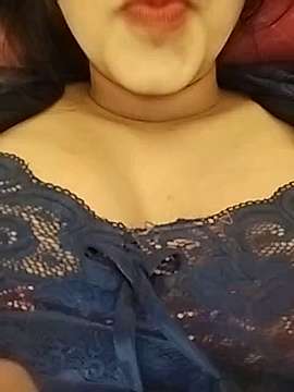 SkilfulLadybird naked stripping on cam for live sex video chat