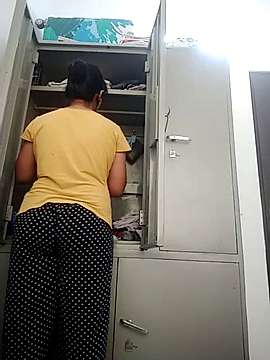 Sneha_Rani09 naked stripping on cam for live sex video chat