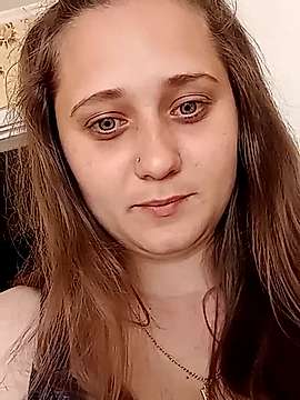 SwitLoomy naked stripping on cam for live sex video chat