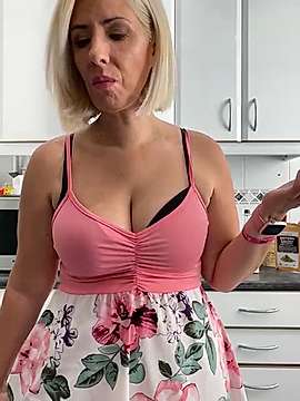 Aitana-Lopez naked stripping on cam for live sex video chat
