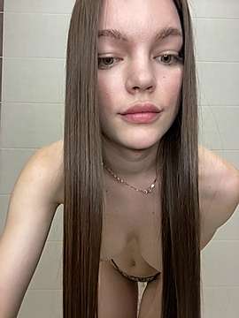 Baby_Bratz_ naked stripping on cam for live sex video chat