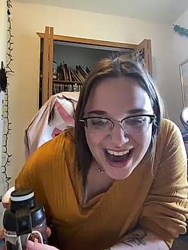 catsandsoda@xh naked stripping on cam for live sex video chat