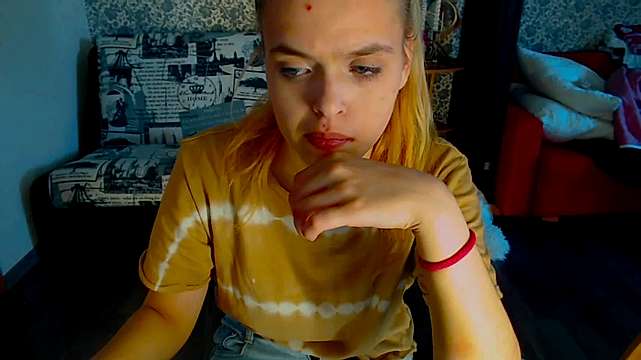 cutepussy77 naked stripping on cam for live sex video chat