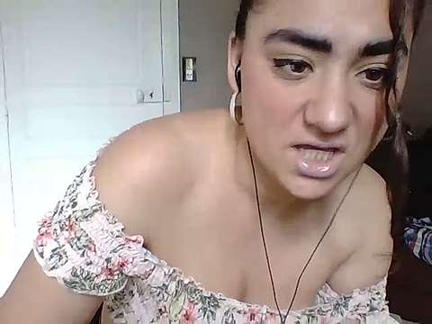 Dyta naked stripping on cam for live sex video chat