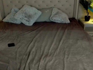 ElizabethStars nude on cam – live sex chat